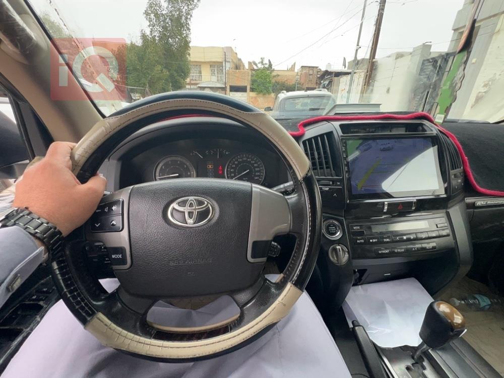 تويوتا لاندكروزر